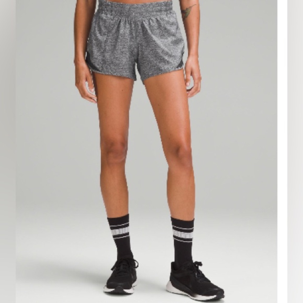 Lululemon Hotty-Hot Low Rise Lined Short 4” grey size 4